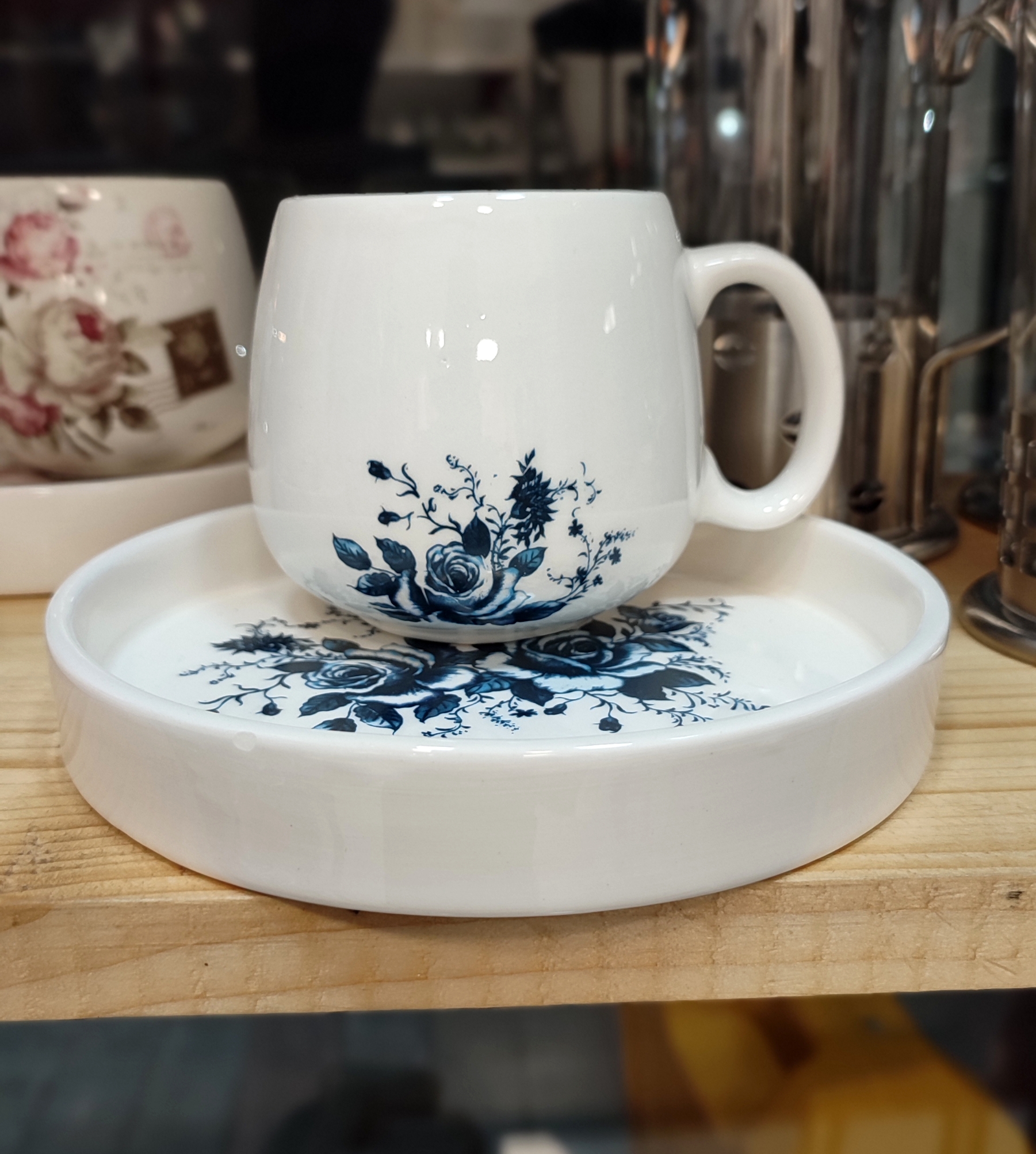 ماگ و زیرماگی سرامیکی لعابدار