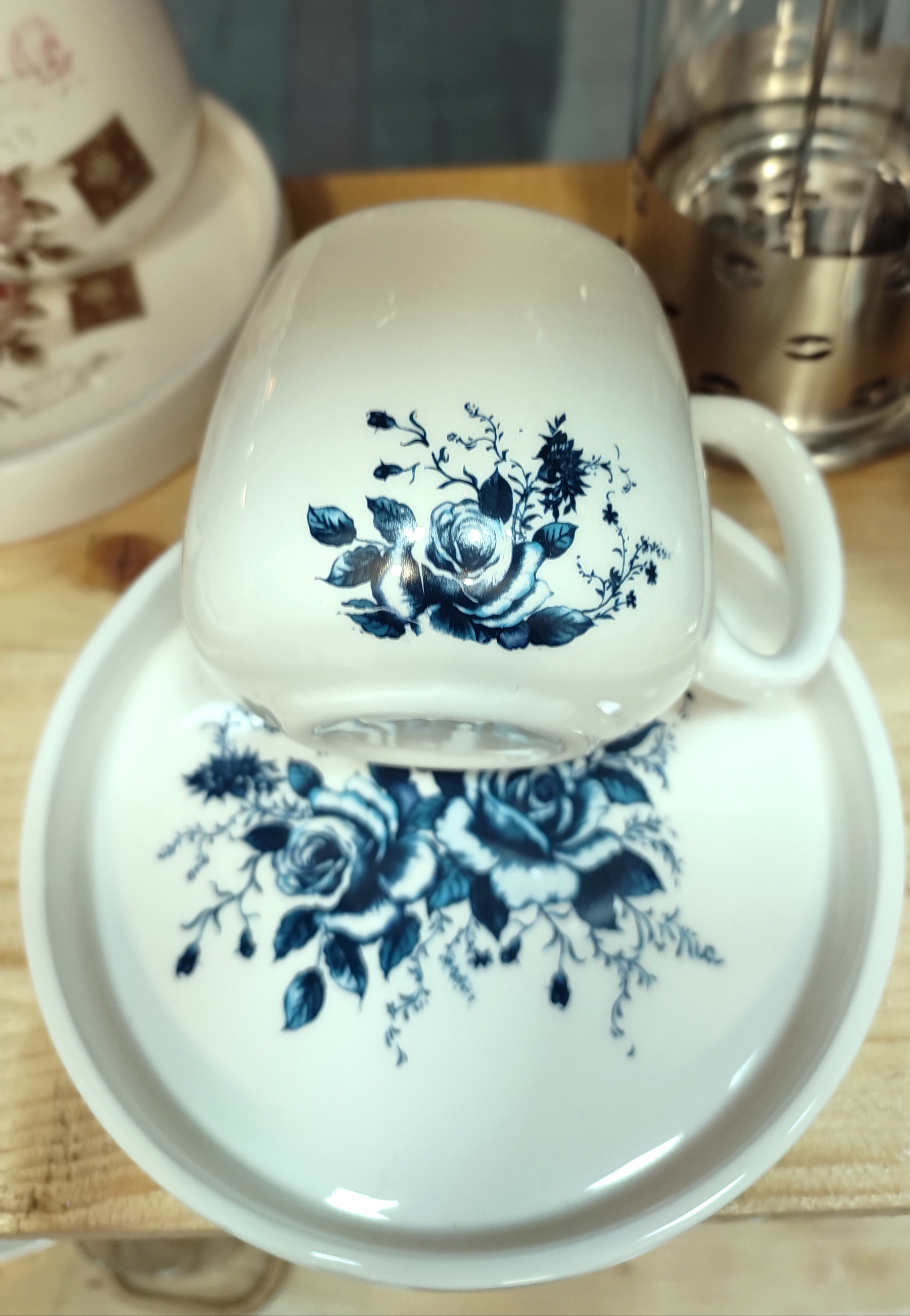 ماگ و زیرماگی سرامیکی لعابدار